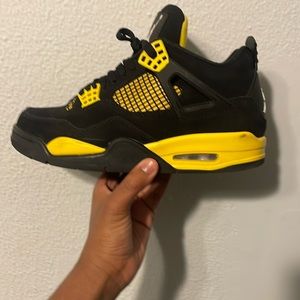 Air Jordan 4 Retro 'Thunder'
